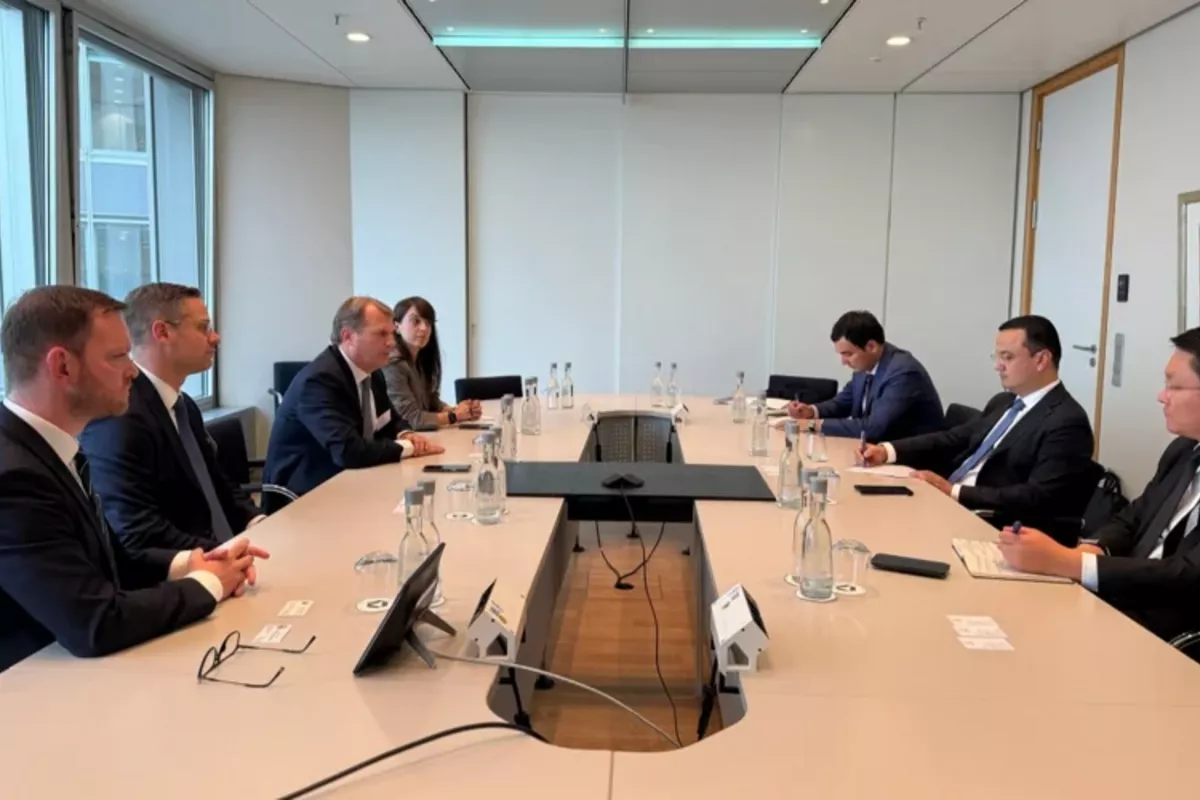 Uzbek Minister Drives Investment Dialogue with Global Financial Centers in Germany