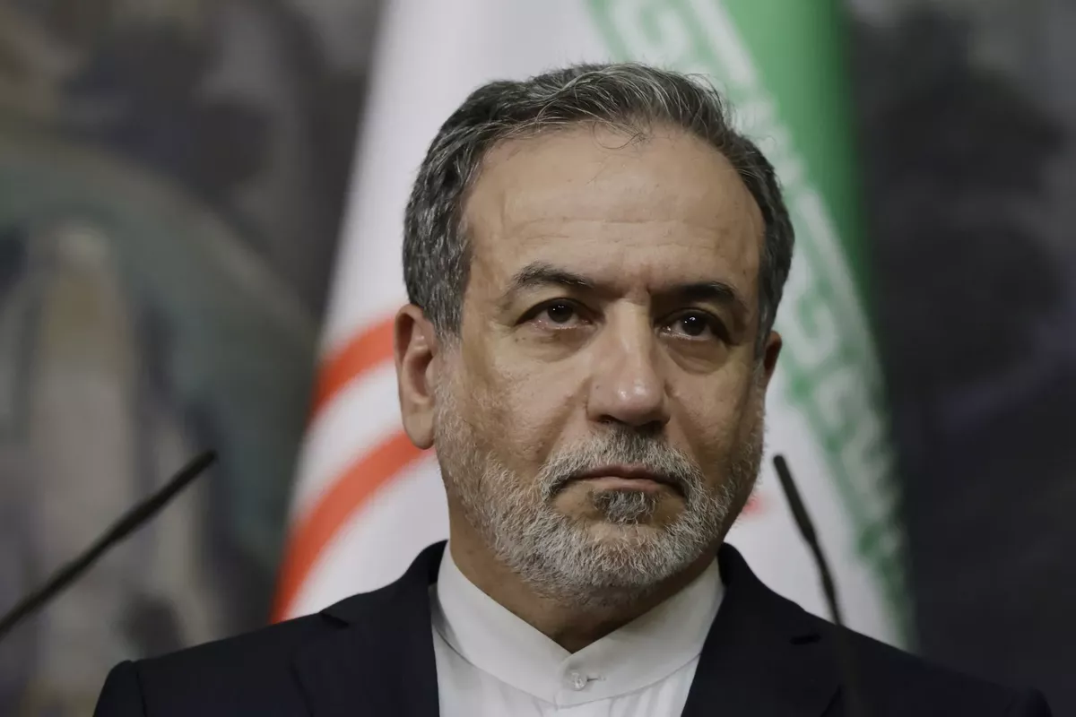 Araghchi Urges Seriousness as Third Round of Talks Begins