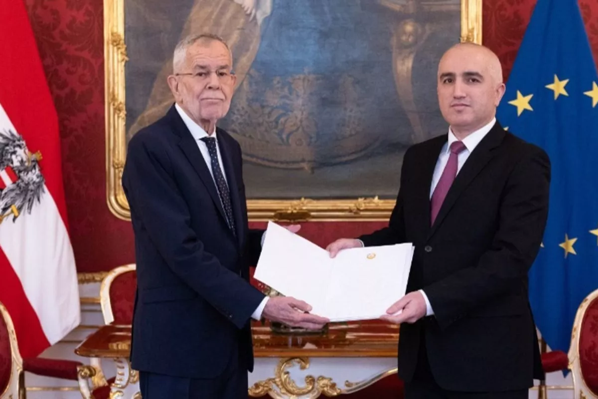 Tajik Ambassador Presents Credentials to Austrian President