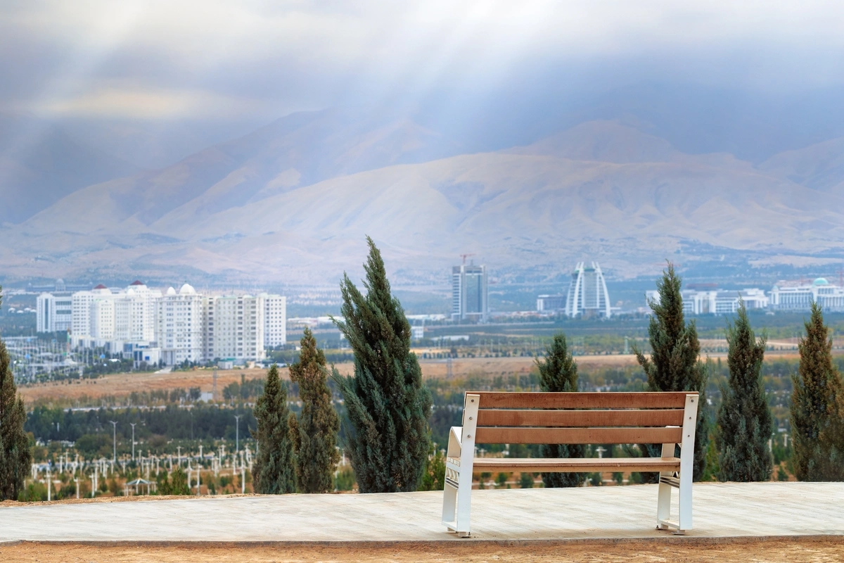 Turkmen Capital Removes Courtyard Benches to Prevent People from Getting Together