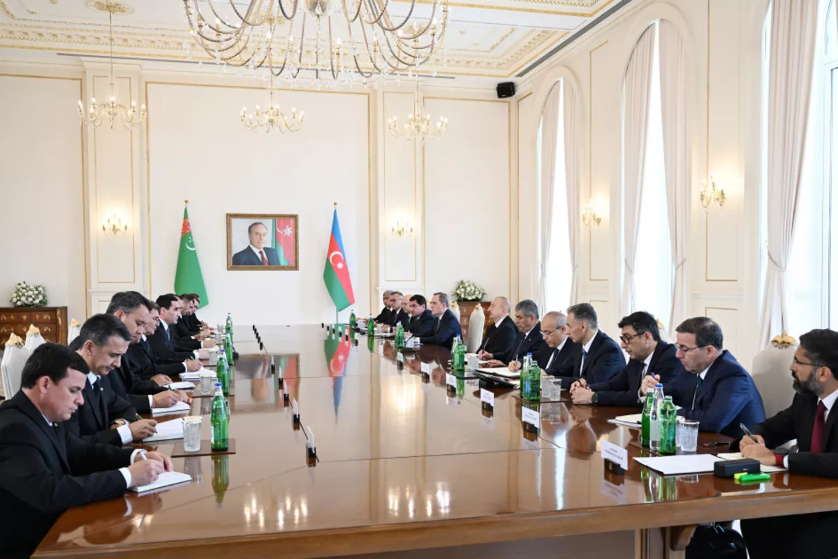Azerbaijan, Turkmenistan Hold Expanded Presidential Talks in Baku