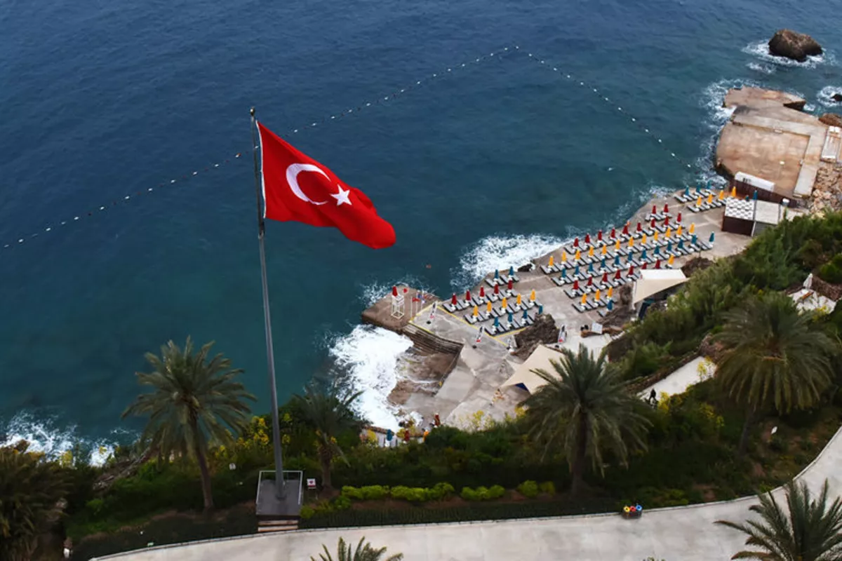 Antalya Tour Prices Drop as Torrential Rains Hit Türkiye’s Coast