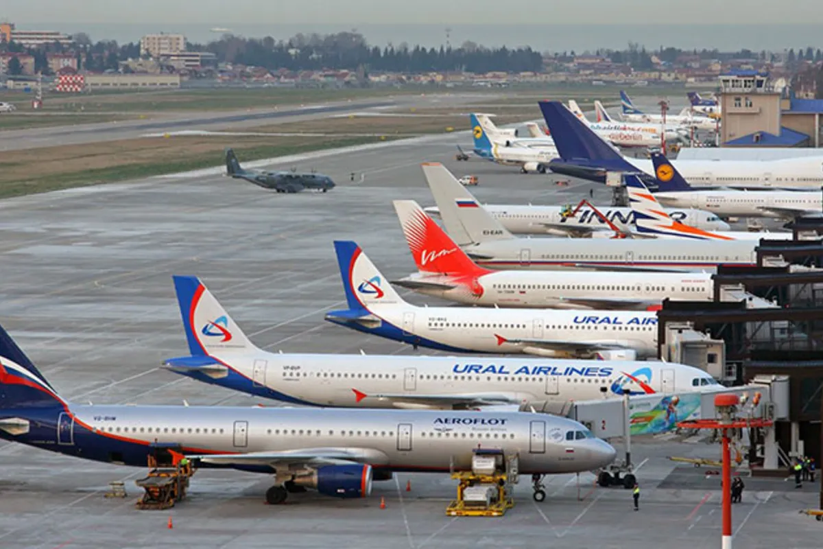 Russian Airlines Face Rising Costs as Airport Closures Mount
