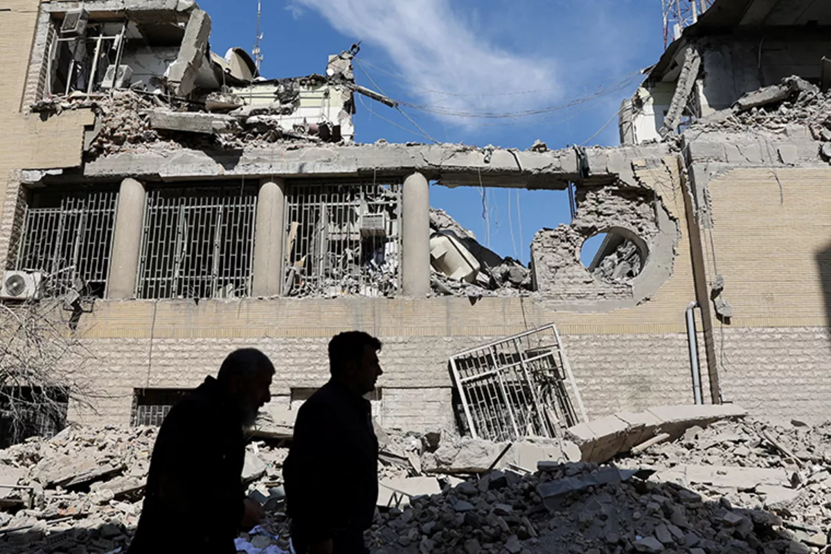 Attack in Isfahan Injures Three: Report