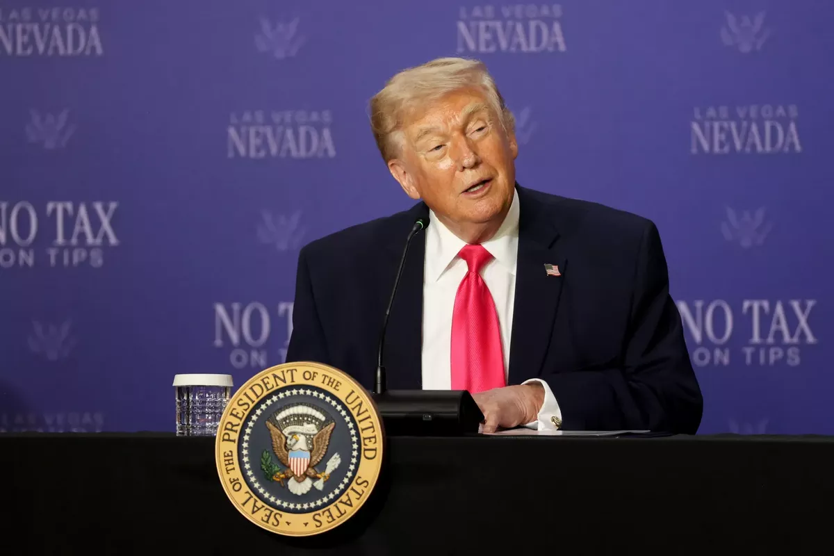 Trump Likely to Accept Iran's New Proposal, Ex-US Official Says