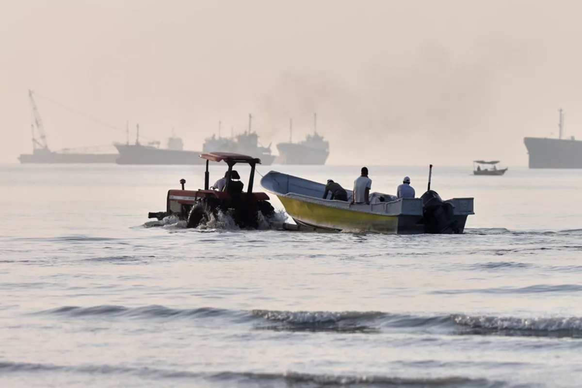 VIP Pass: Trump Administration Mulling How to Coax More Oil Tankers Through Hormuz