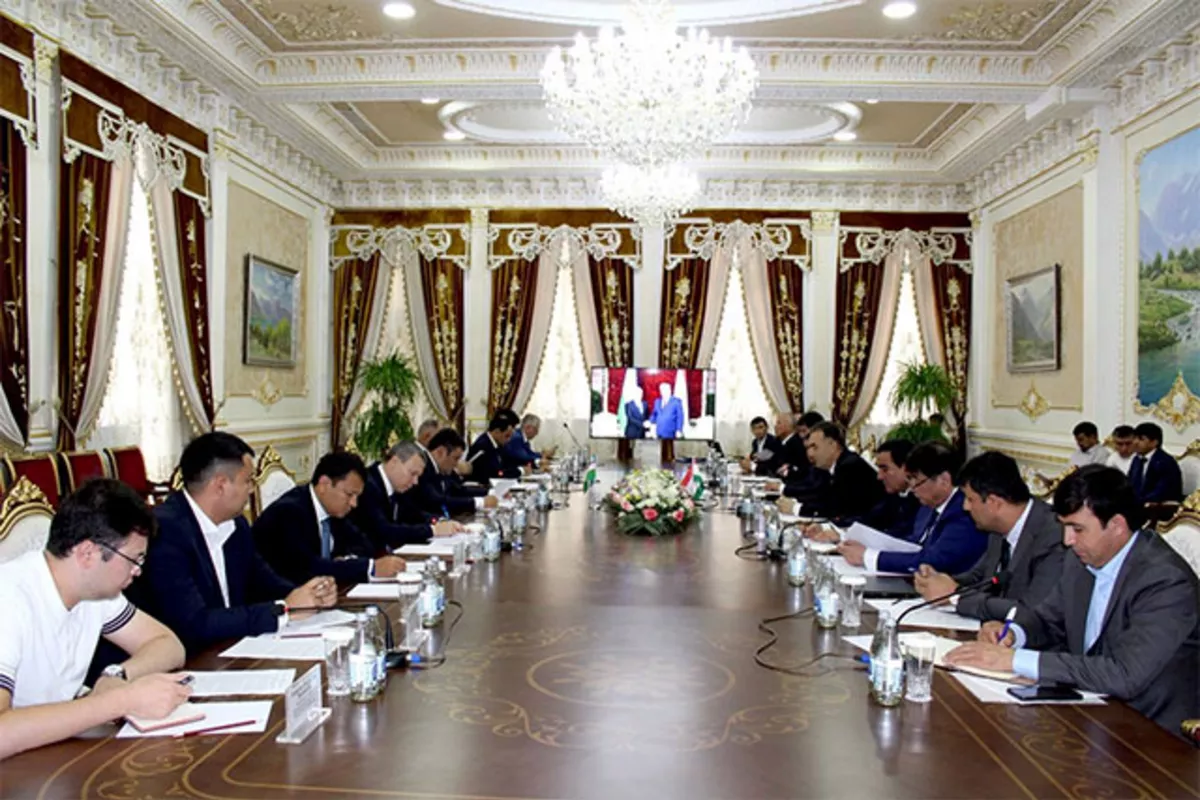 Uzbekistan, Tajikistan Vow to Deepen Strategic Energy Partnership