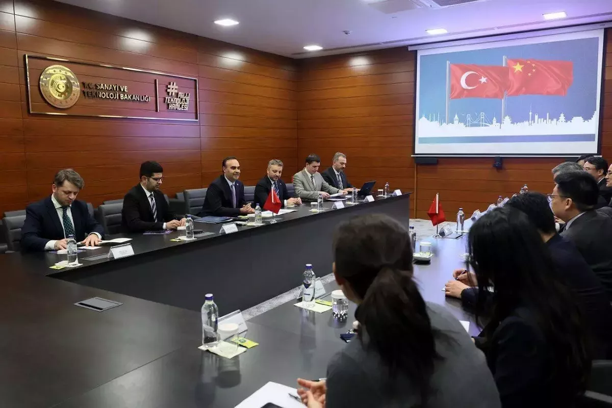 Türkiye, China Discuss Strengthening Energy Relations and Investment