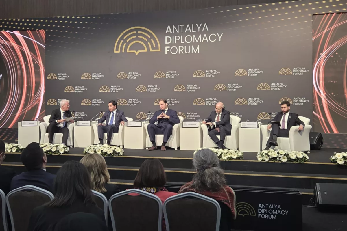 Azerbaijani Presidential Aide Highlights Middle Corridor's Importance at ADF 2026