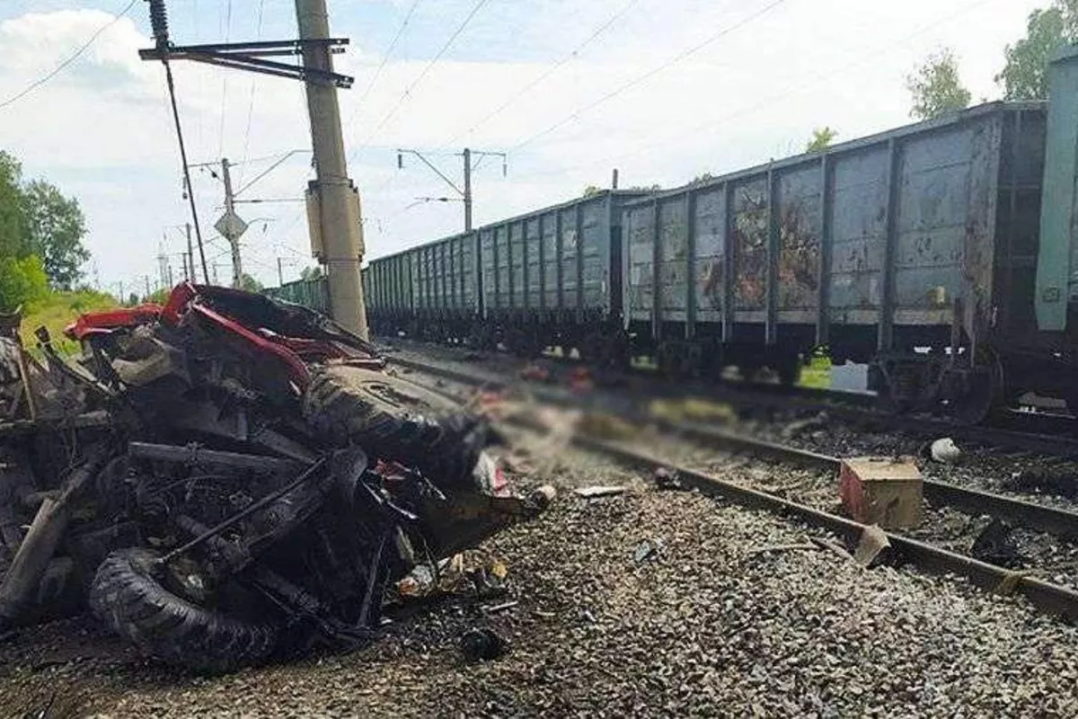 Two Die in Freight Train-Car Collision in Russia’s Altai