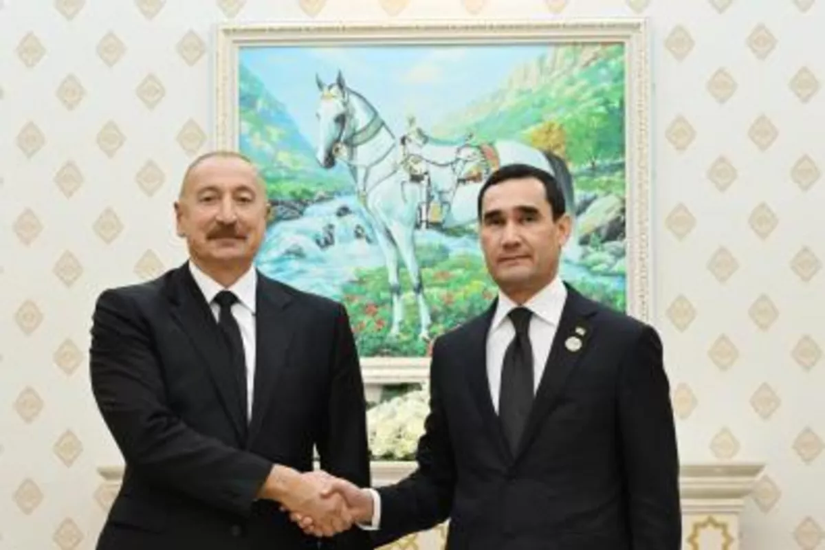 Azerbaijani, Turkmen Leaders Hold Talks in Turkmenbashi