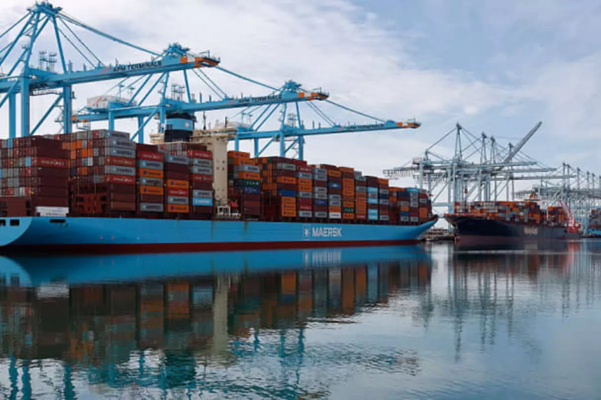 IRGC Identifies Ships Permitted to Pass Through Strait of Hormuz