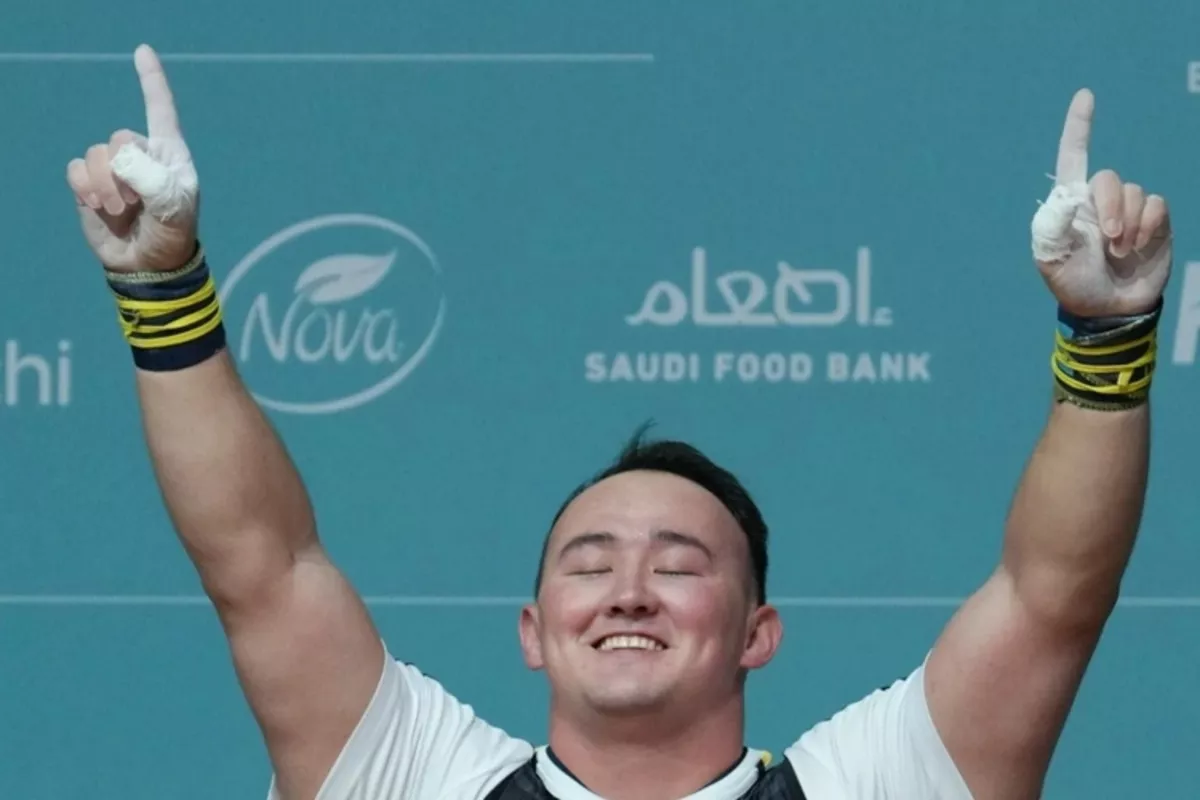 Kazakh Weightlifter Claims Three Golds at Islamic Solidarity Games