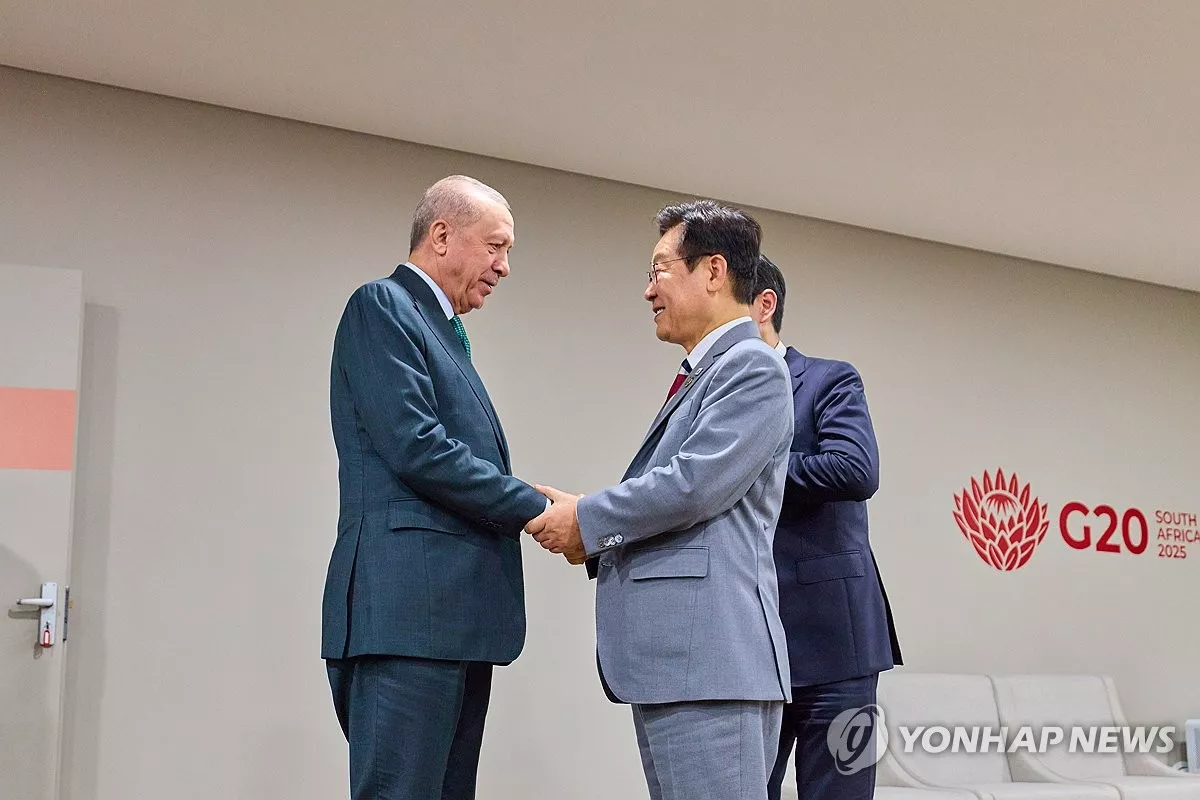 Lee Arrives in Türkiye for Summit on Defense and Nuclear Energy Collaboration