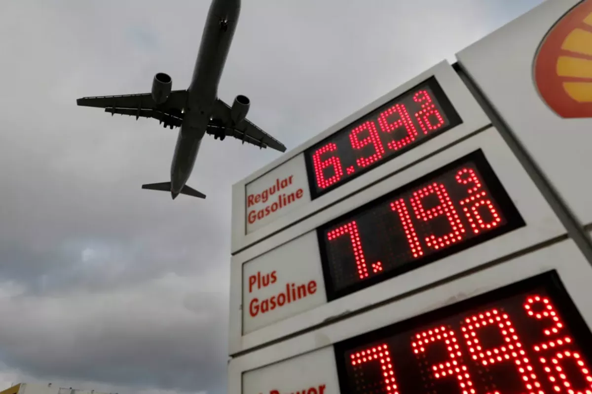 Iran War Disrupts Travel Routes, Fuel Surge Tests European Airlines