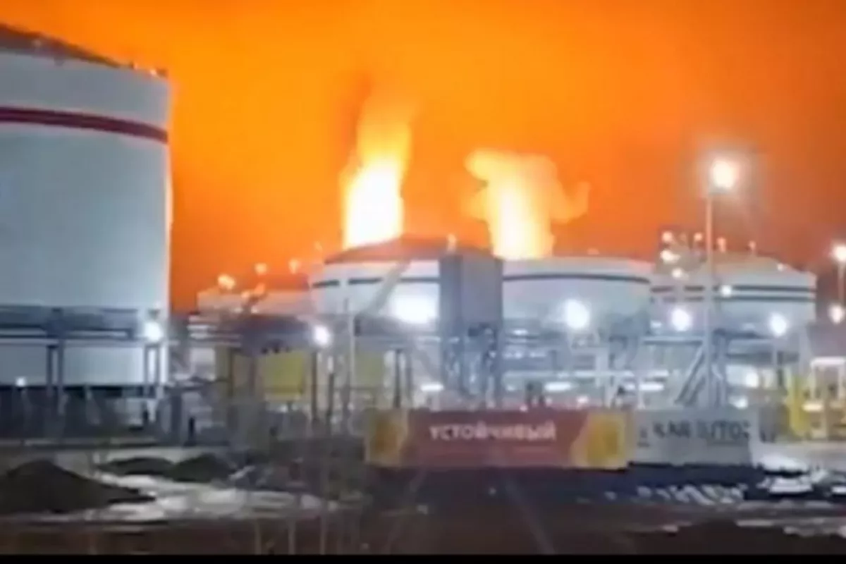 Ukraine Hits Russia's Ust-Luga Oil Terminal; Massive Fire Erupts - VIDEO