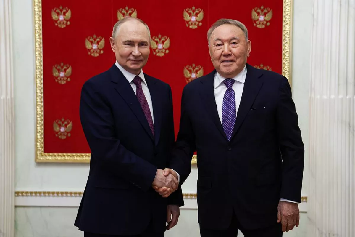 Putin Meets with Kazakhstan’s First President Nazarbayev in Moscow