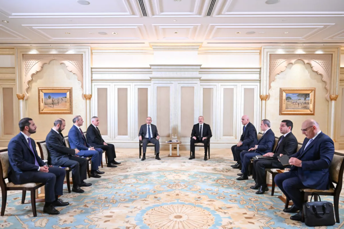 Azerbaijan, Armenia Discuss Border and Transport Issues in Peace Push