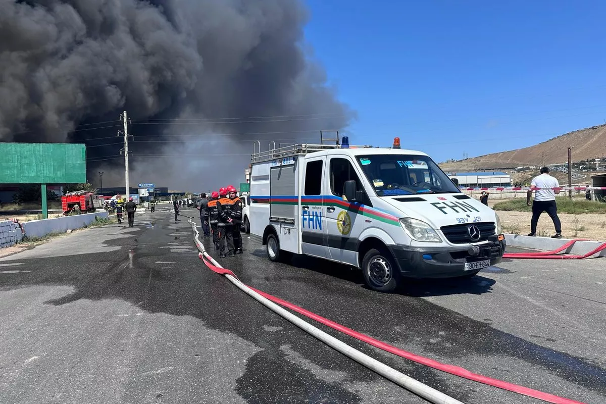 Fire in Sadarak shopping center in Baku