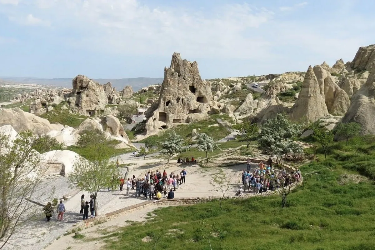 Rockslide Hits Popular Tourist Attraction in Türkiye’s Cappadocia - VIDEO