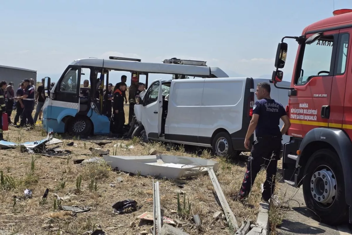 Bus Crash in Türkiye Leaves One Dead, 10 Injured