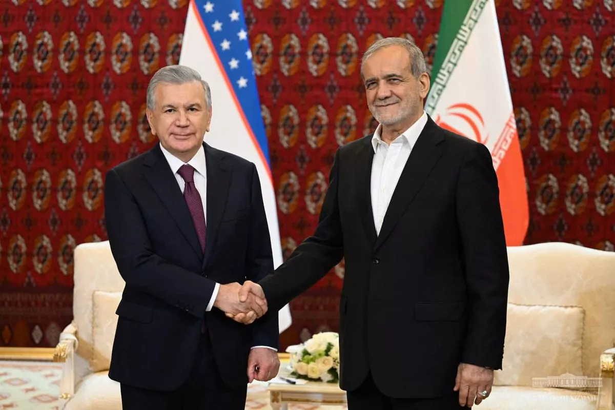 Uzbek, Iranian Presidents Discuss Trade, Investment Cooperation