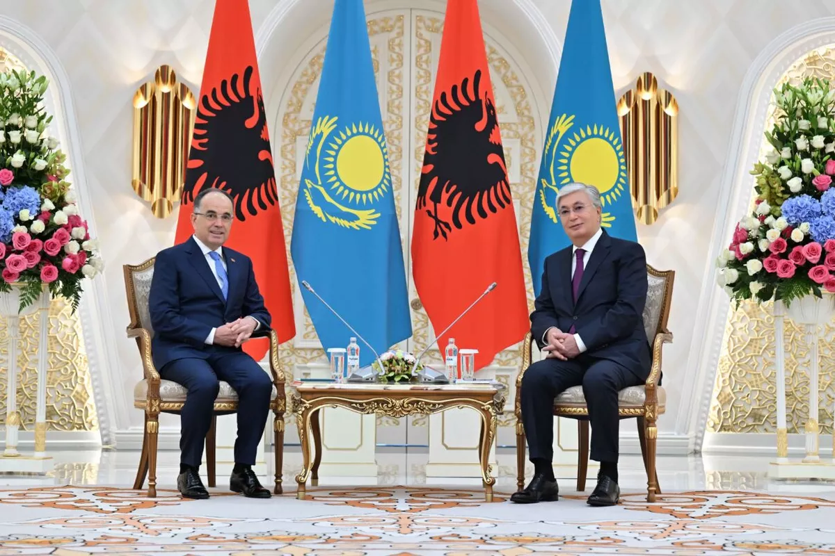 Tokayev Congratulates Albanian Counterpart on National Holiday