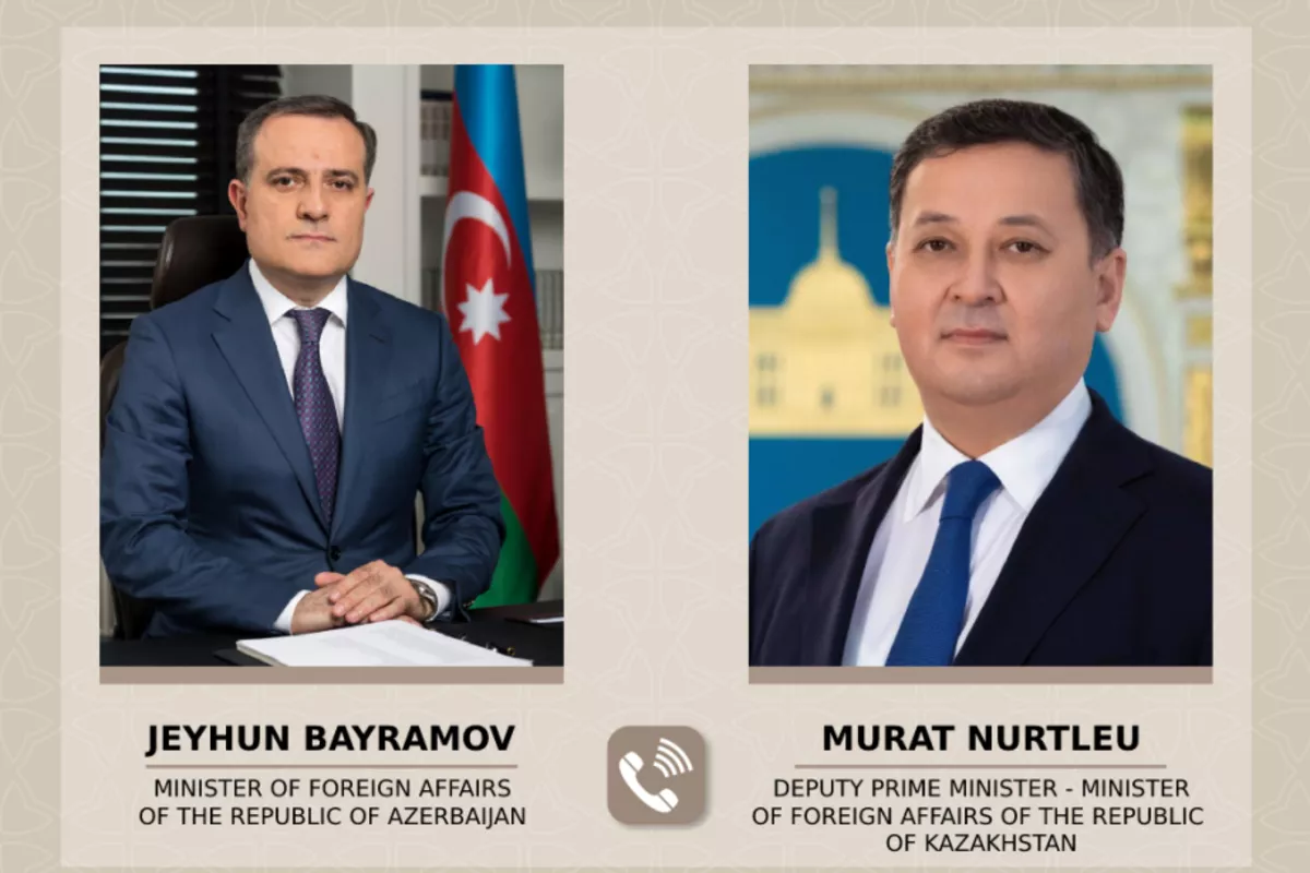 Azerbaijani and Kazakh FMs Hold Phone Call