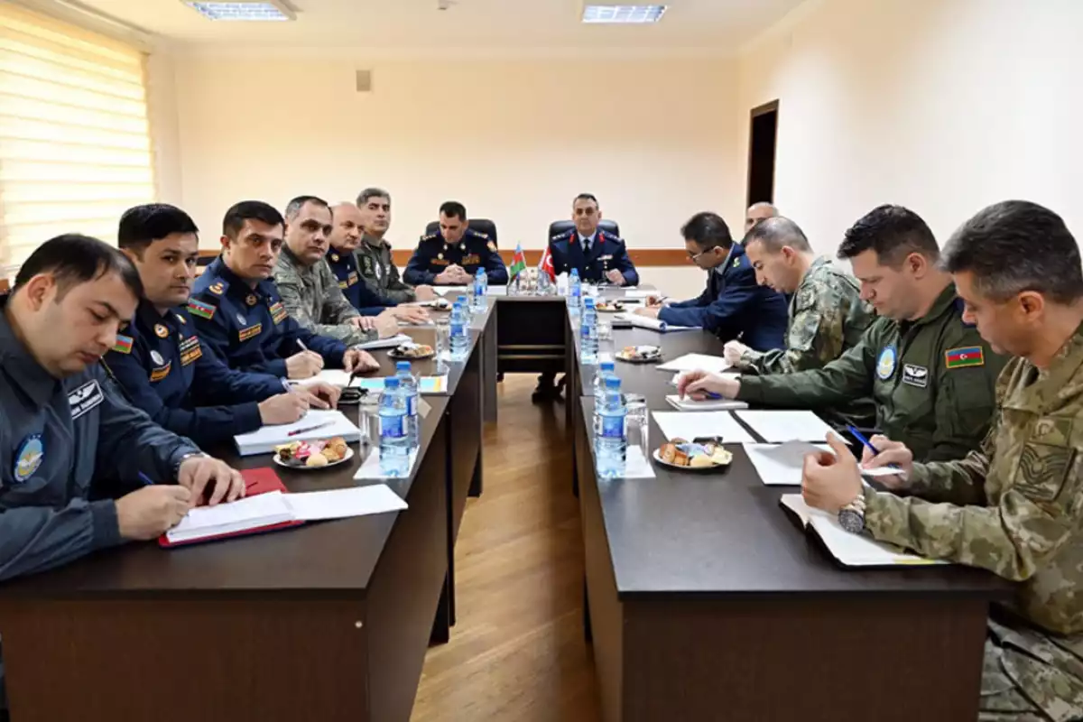 Azerbaijani and Turkish Air Forces Discuss Military Cooperation