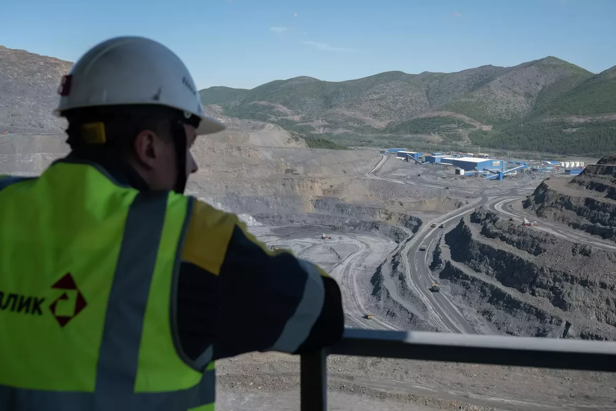 Russia's Sverdlovsk, Tajikistan Agree to Expand Mining, Trade