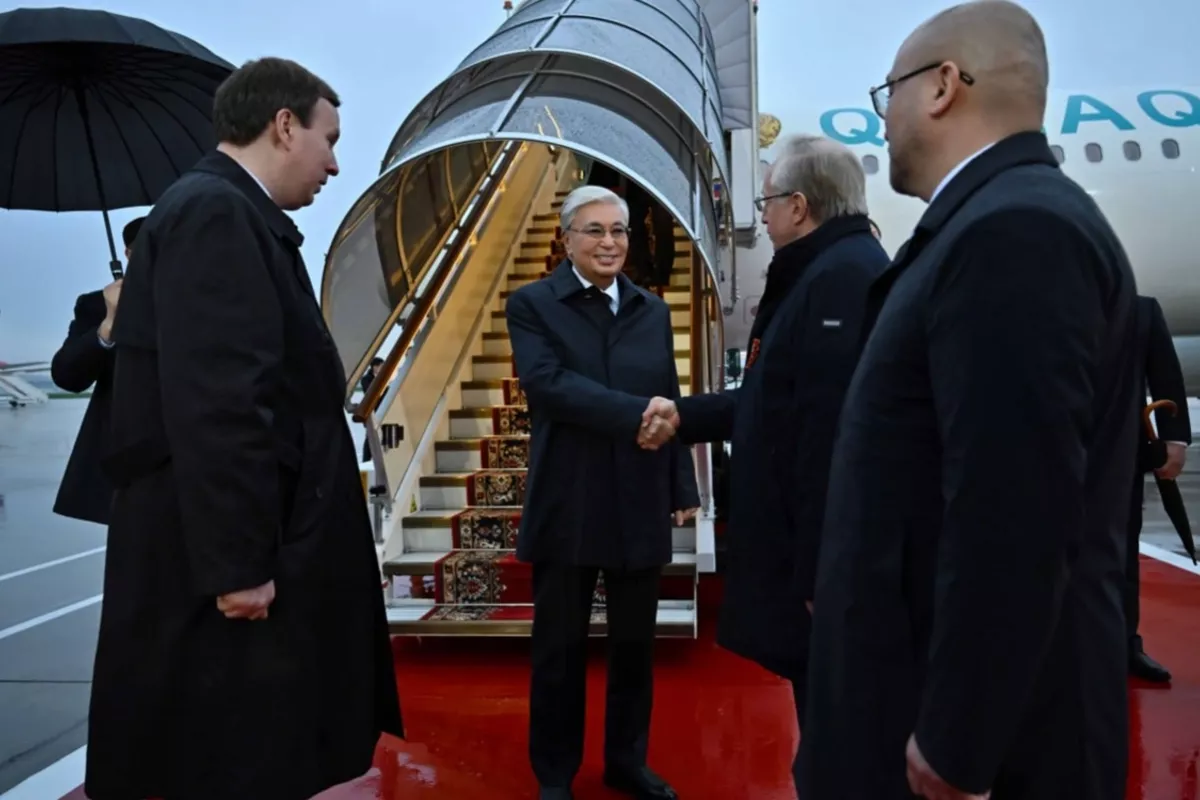 Kazakh President Tokayev Arrives in Moscow - VIDEO