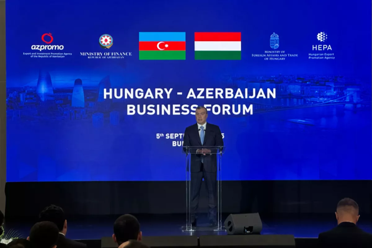 Azerbaijan, Hungary Hold Business Forum to Boost Economic Ties