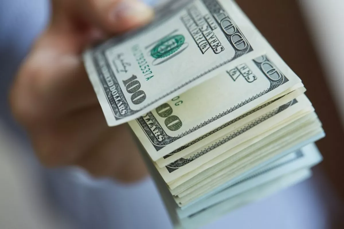 Azerbaijan's Foreign Reserves Edge Up Slightly in January