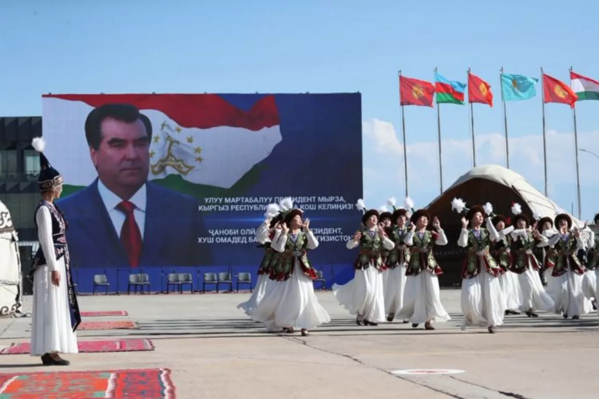 Tajik President Arrives in Kyrgyzstan for Regional Summit