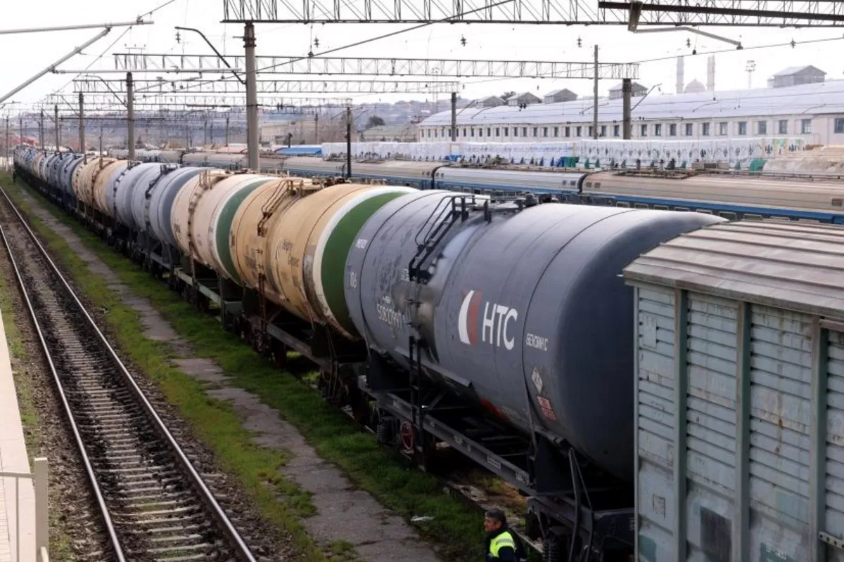 Azerbaijan To Deliver 42 Railcars Of Diesel Fuel To Armenia