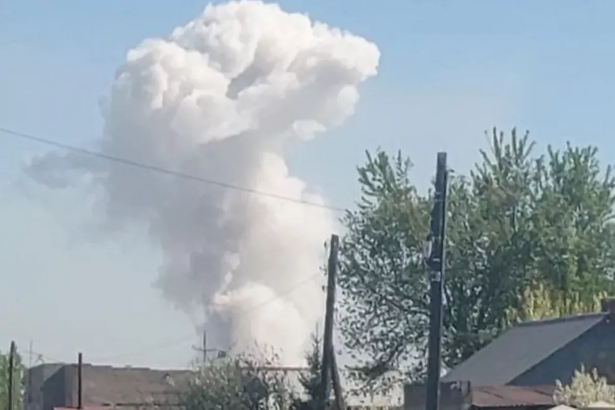 Explosion Sparks Fire at Industrial Site in Kazakhstan's Oskemen - VIDEO