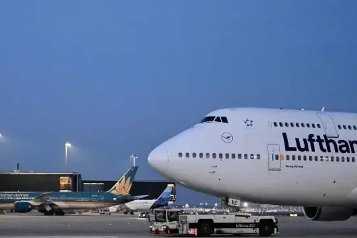 Germany Warns Airlines to Avoid Flying Over Iran