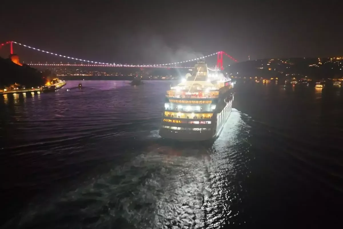 Türkiye Blocks Russian Cruise Ship from Entering Istanbul Port