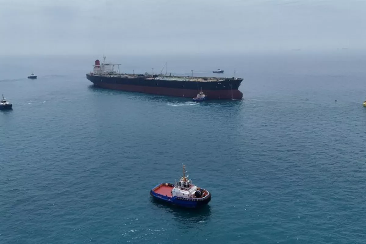 Oil Flows Through Hormuz Decline Sharply Over Past Two Days