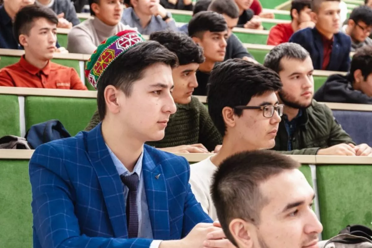 Uzbekistan Attracts Growing Number of Tajik Students