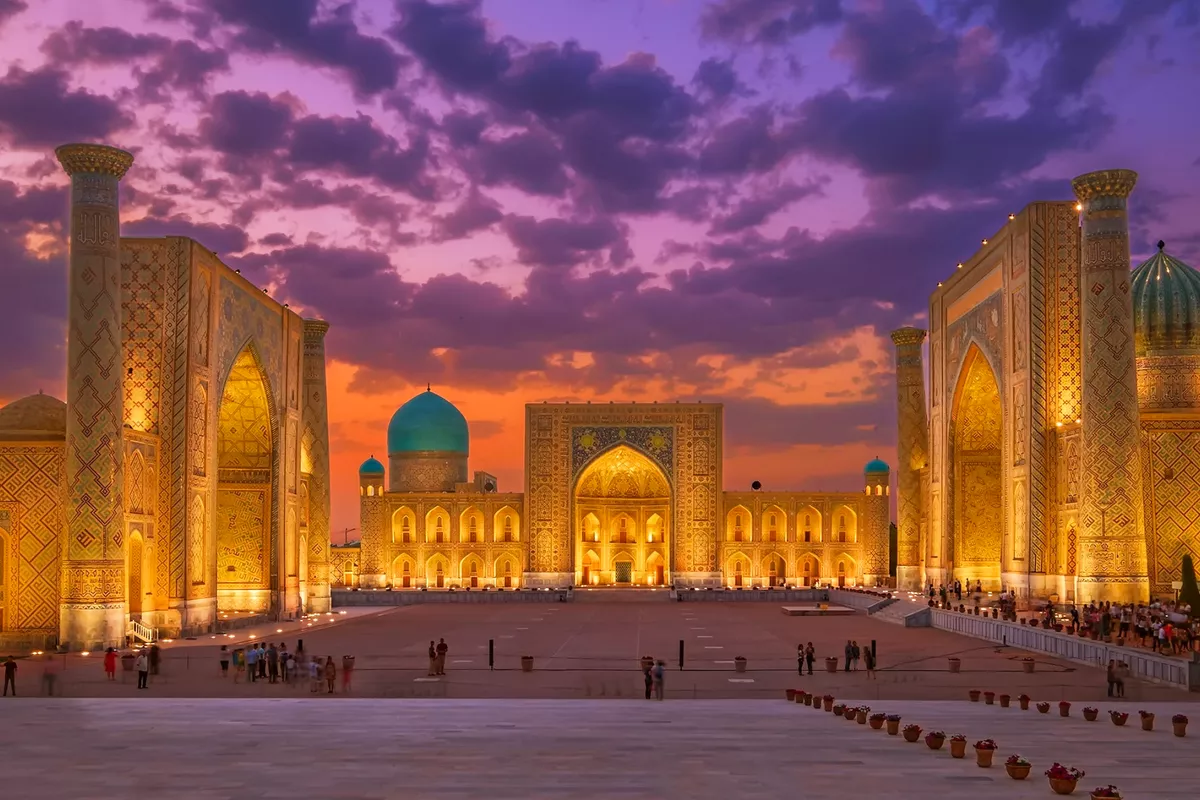 Russian Aeroflot Revives Key Air Link Between Uzbekistan's Samarkand and Moscow