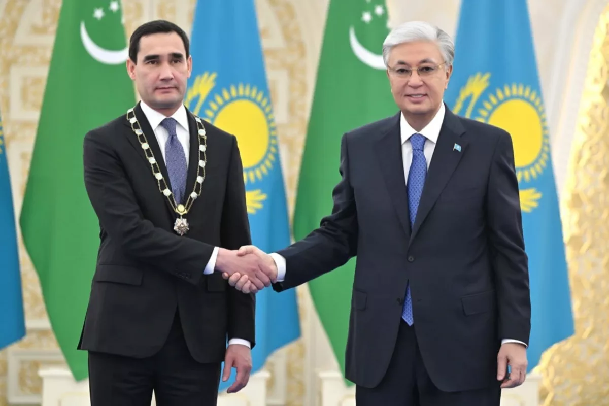 Kazakh President Awards Turkmen Counterpart with Altyn Qyran Order