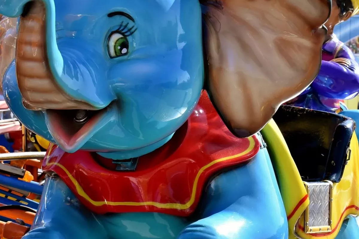 Carousel Accident in Kazakhstan: Children’s Cabin Suddenly Drops