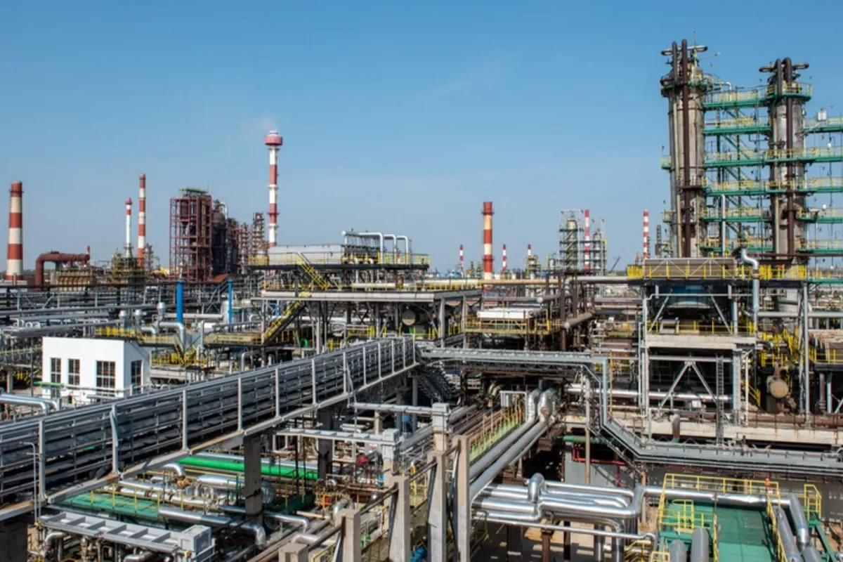 Ukrainian Forces Strike Oil Refinery in Russia’s Ryazan Region