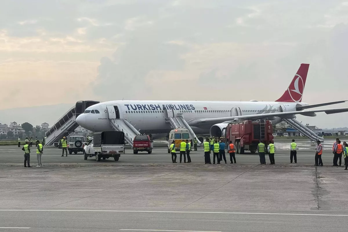 Fire Breaks Out on Turkish Airlines Jet in Nepal - VIDEO
