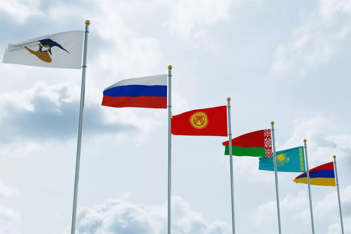 Kyrgyzstan Sues Russia at EAEU Court Over Migrant Rights