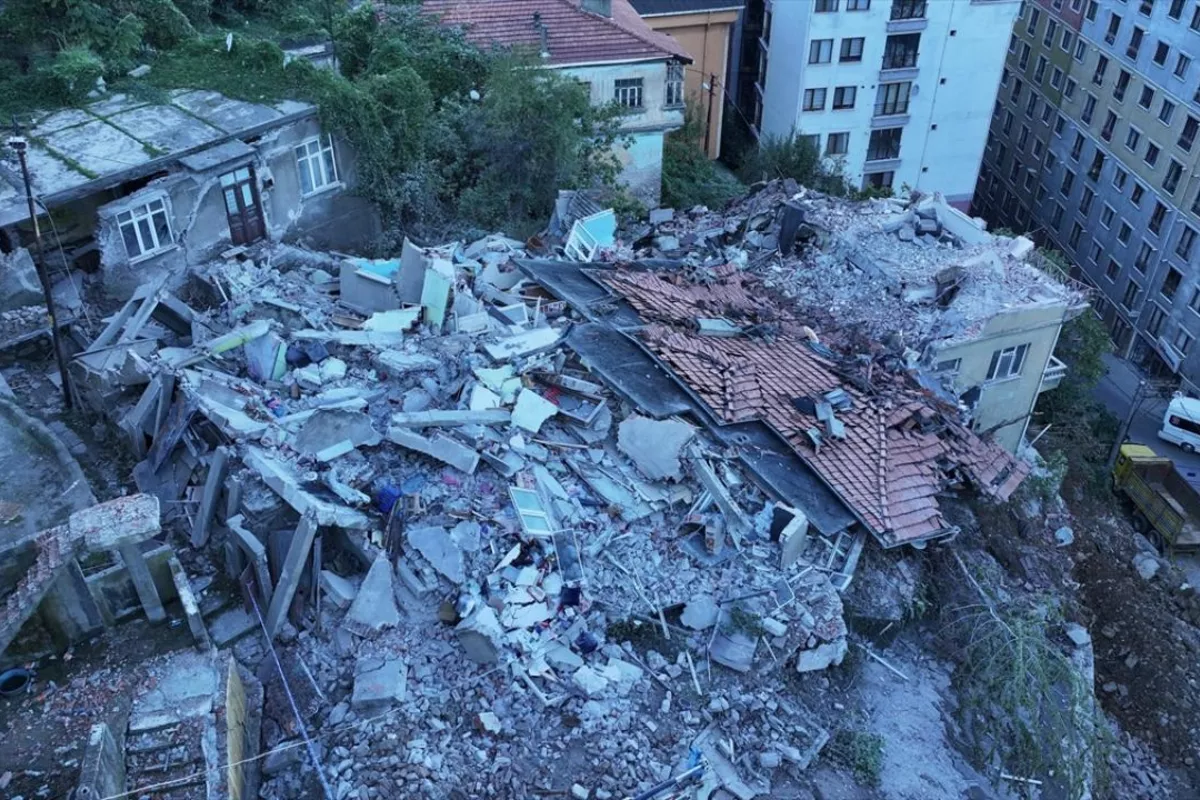 Deadly Building Collapse in Türkiye Leaves Woman Dead