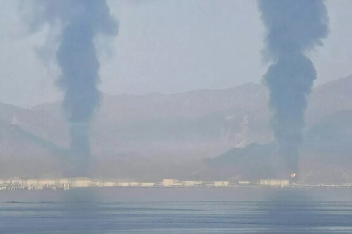 Iranian Strike on UAE's Fujairah Port Oil Terminal Triggers Huge Fire - VIDEO