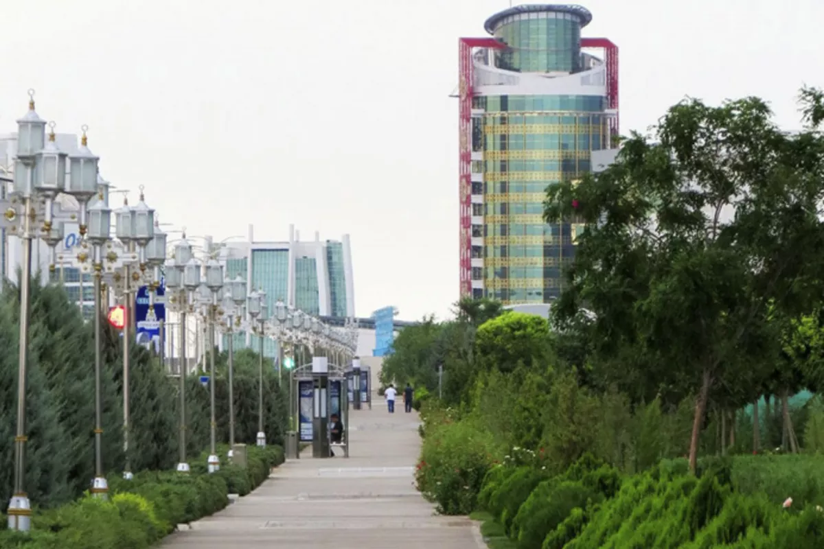 Turkmenistan’s Avaza Draws Crowds with Crystal-Clear Waters and Family-Friendly Resorts
