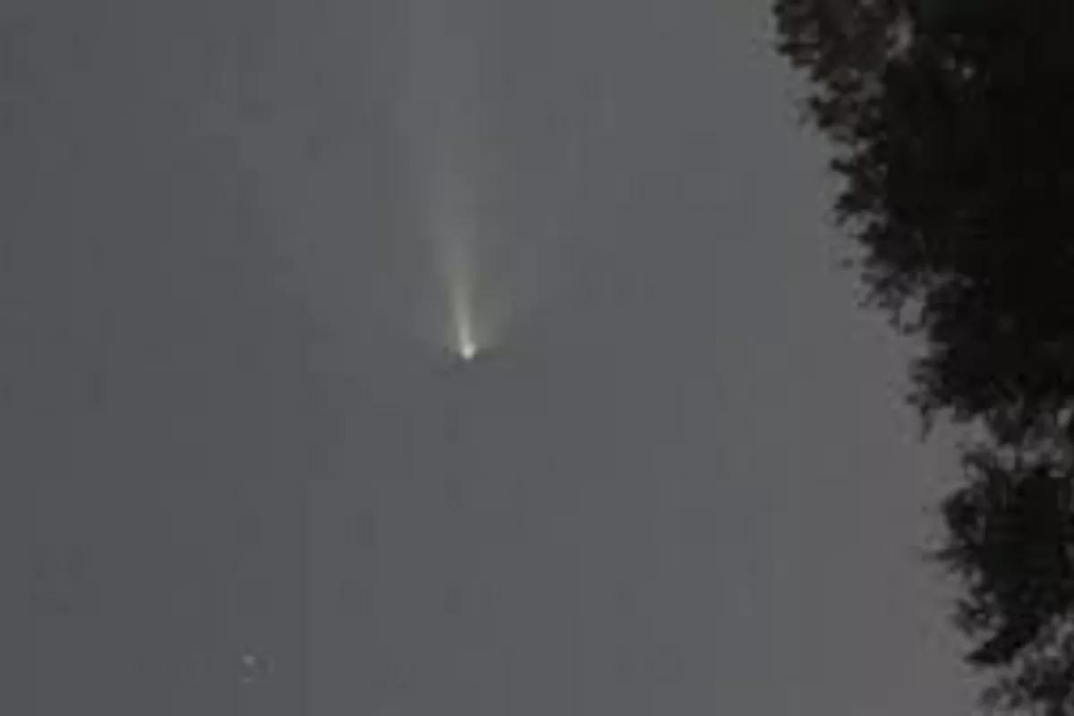 Mysterious L-Shaped UFO Over Kazakhstan Sparks Viral Frenzy - VIDEO